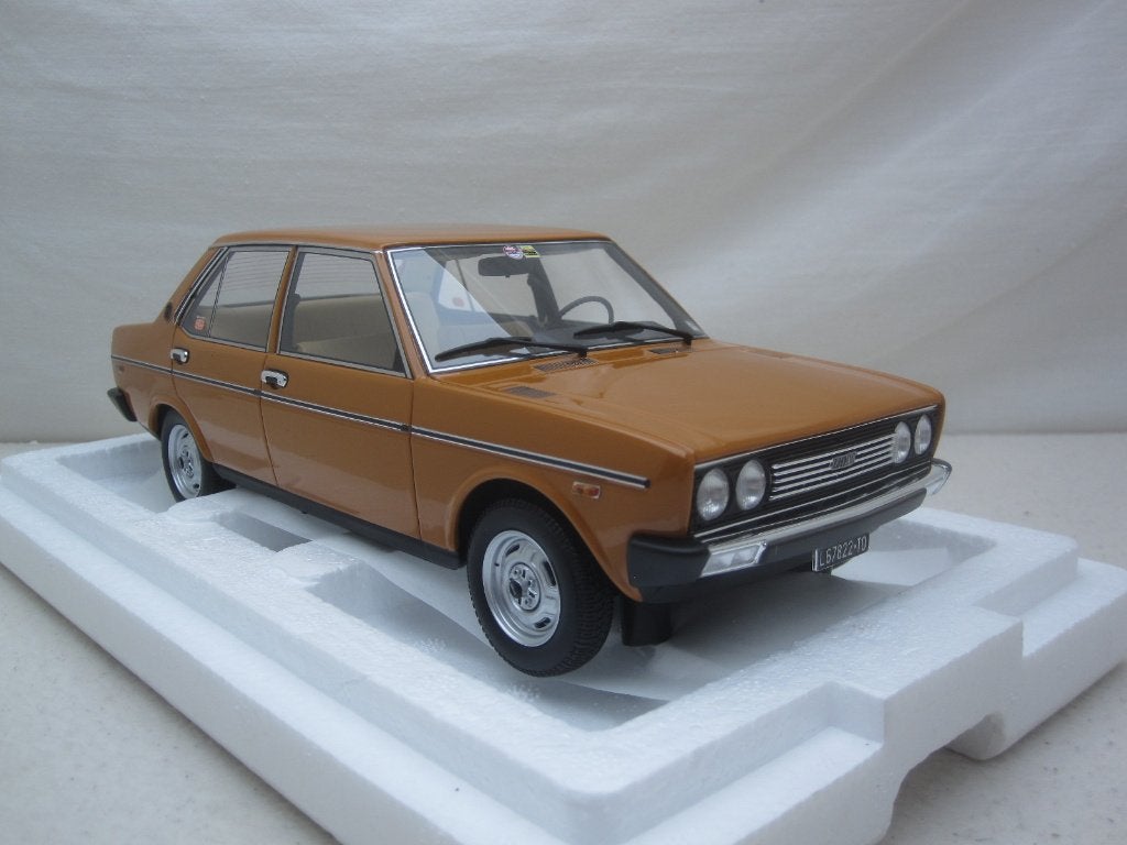 Fiat 131 1600 Mirafiori Special 1974 Oranje-bruin 1:18 Laudo, Hobby en Vrije tijd, Ophalen of Verzenden, Nieuw, Auto, Overige merken