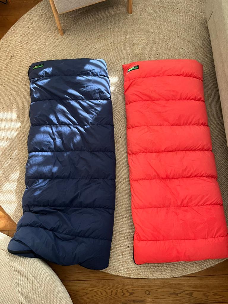 2x Slaapzak Lowland kids (90% dons, 3 seizoenen), Ophalen of Verzenden, Gebruikt