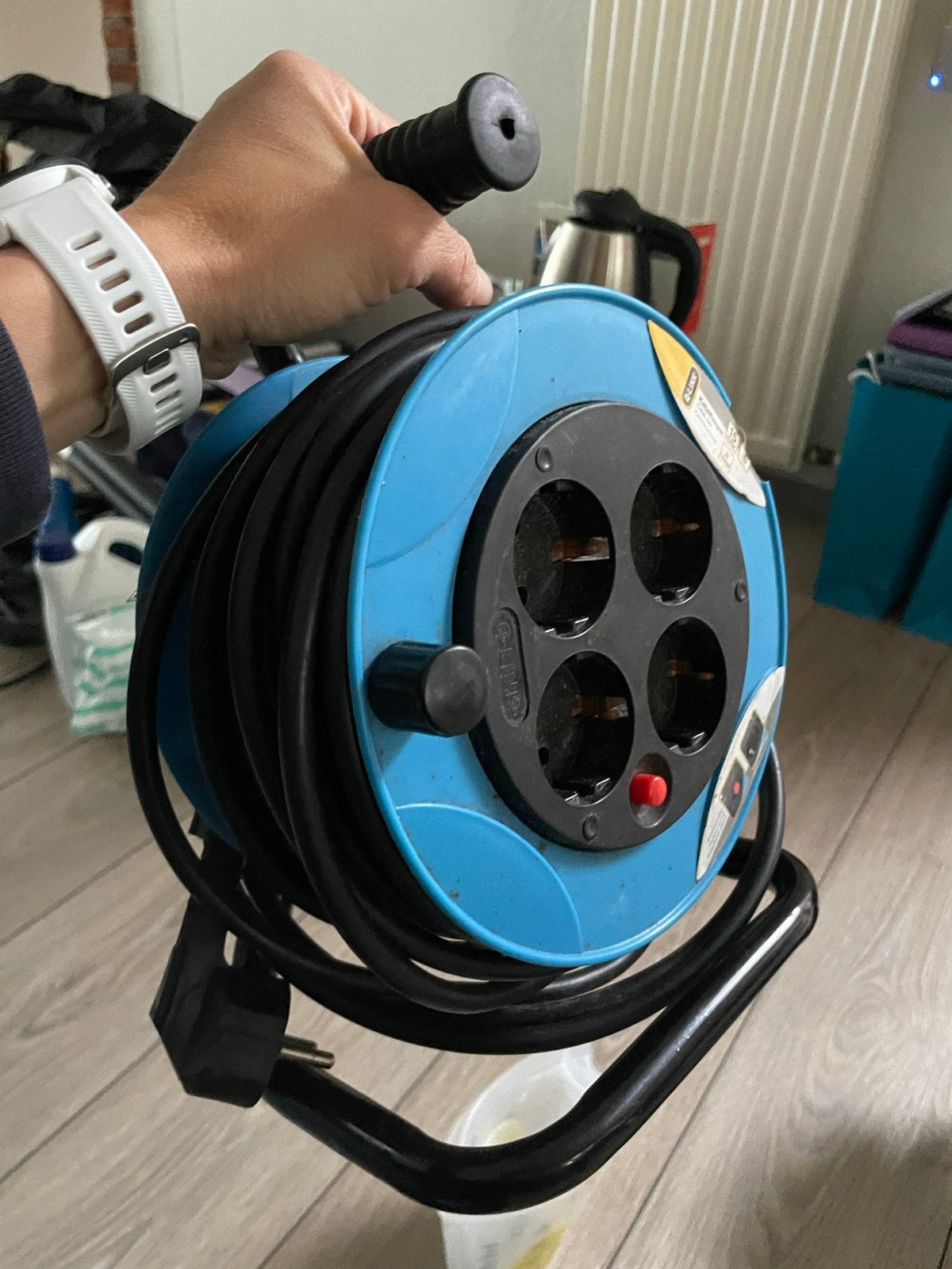 Kabelhaspel met 4 stopcontacten, Ophalen of Verzenden, Gebruikt, Kabel of Snoer