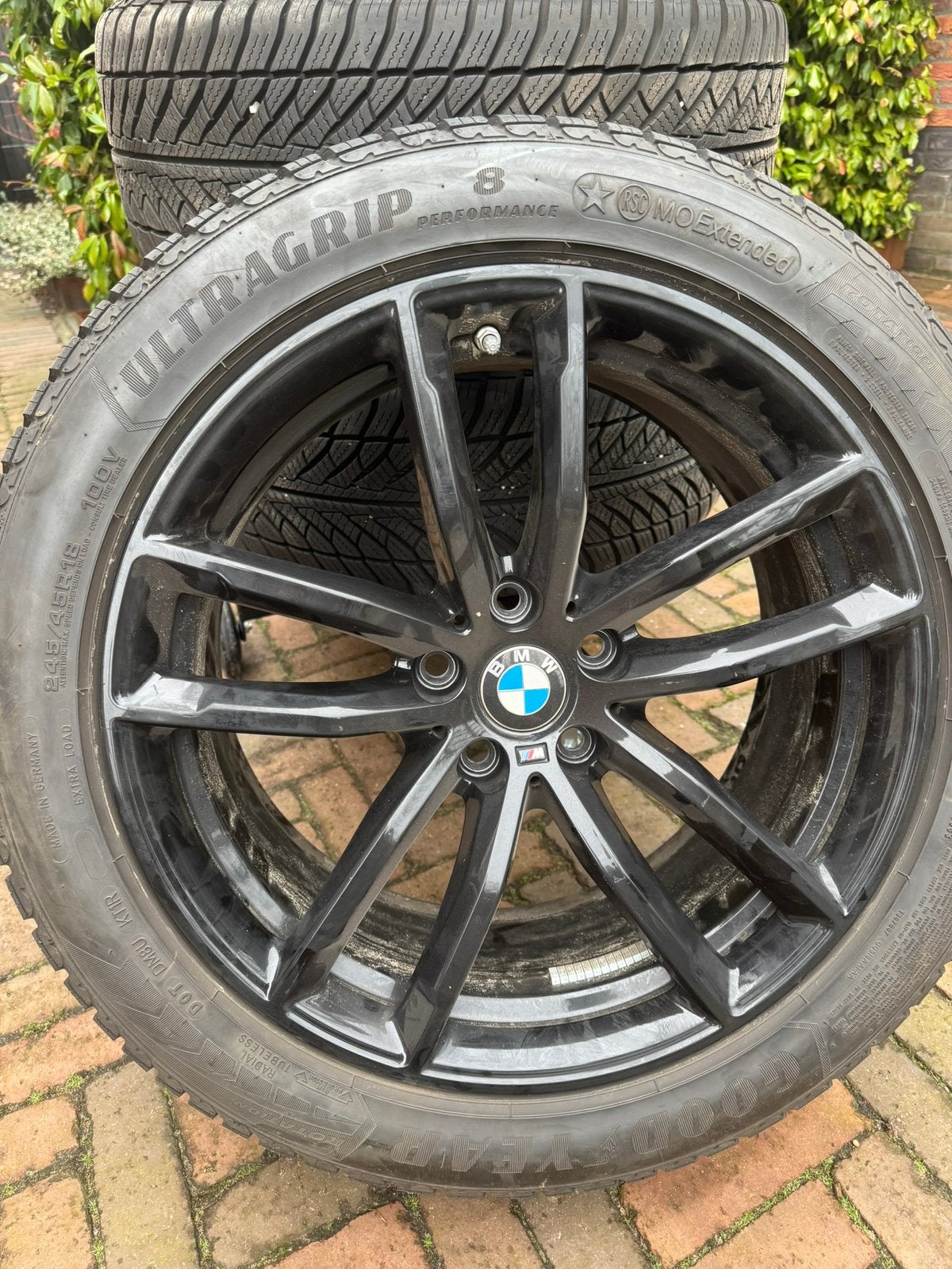 Wielset 18” BMW-M g30/g31 met winterbanden incl opbergrek, Ophalen, 18 inch, 245 mm, Banden en Velgen