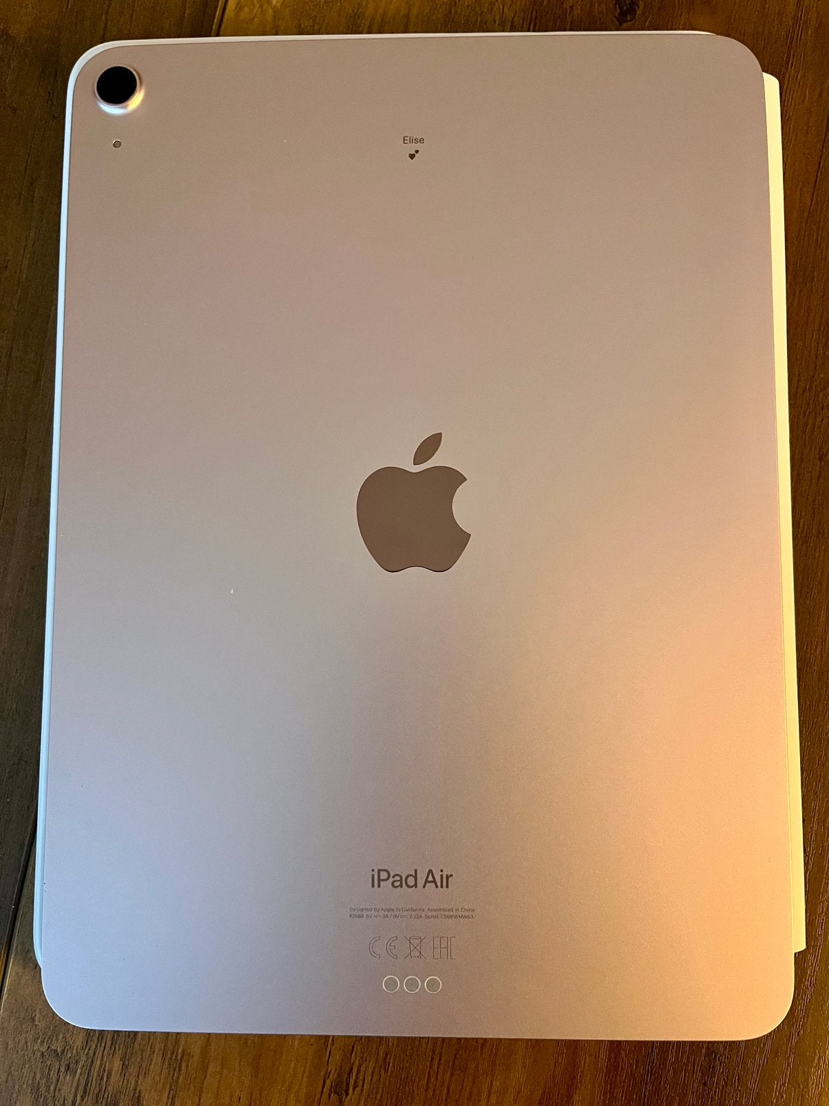Foto 9 van iPad Air 5 64GB + Apple Pencil + Smart Keyboard + extra hoes