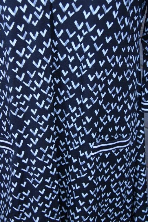 Jurk zwart/ offwhite/ grijs Yoek mt 42/44 Vaste prijs, Kleding | Dames, Yoek, Zwart, Maat 42/44 (L), Ophalen of Verzenden