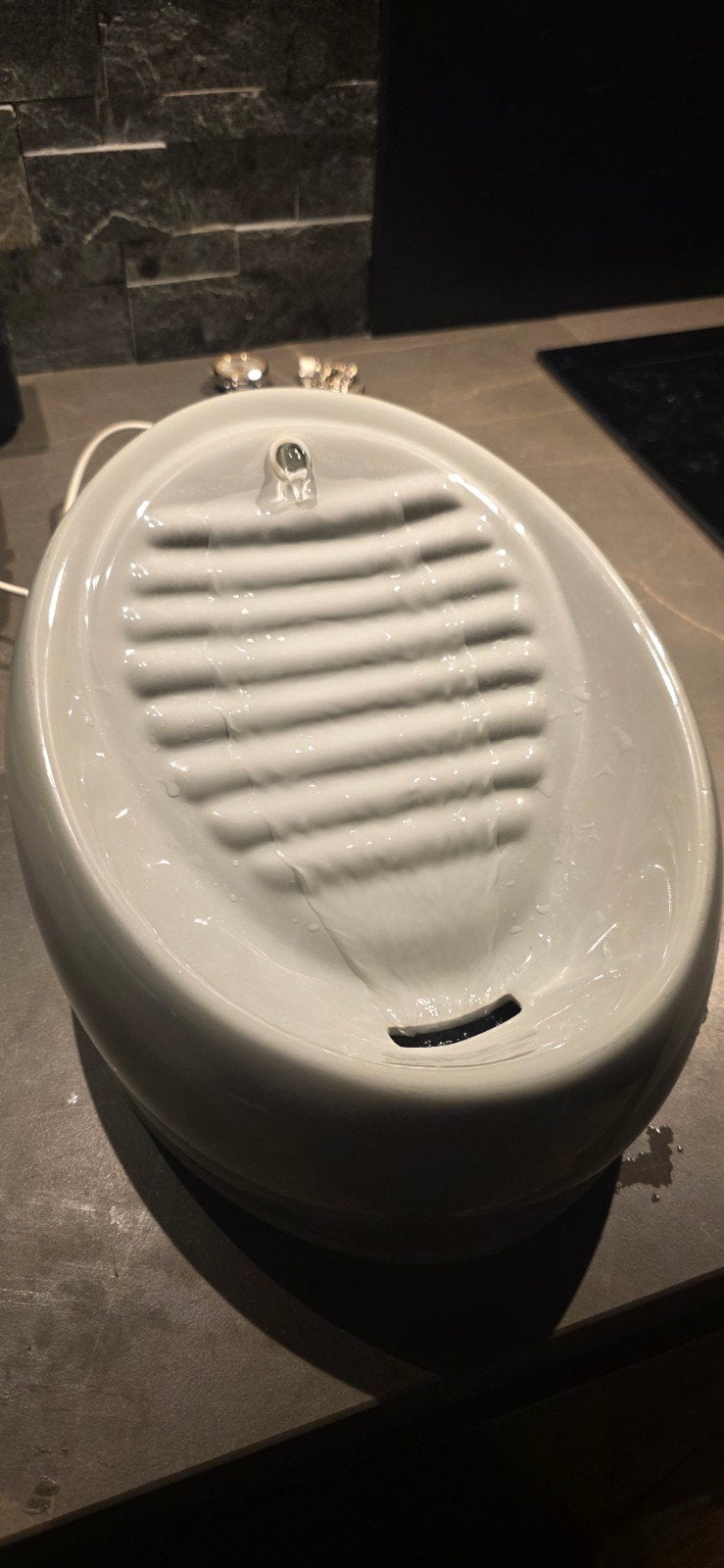 Stromende waterbak voor katten en/of honden., Dieren en Toebehoren, Ophalen of Verzenden