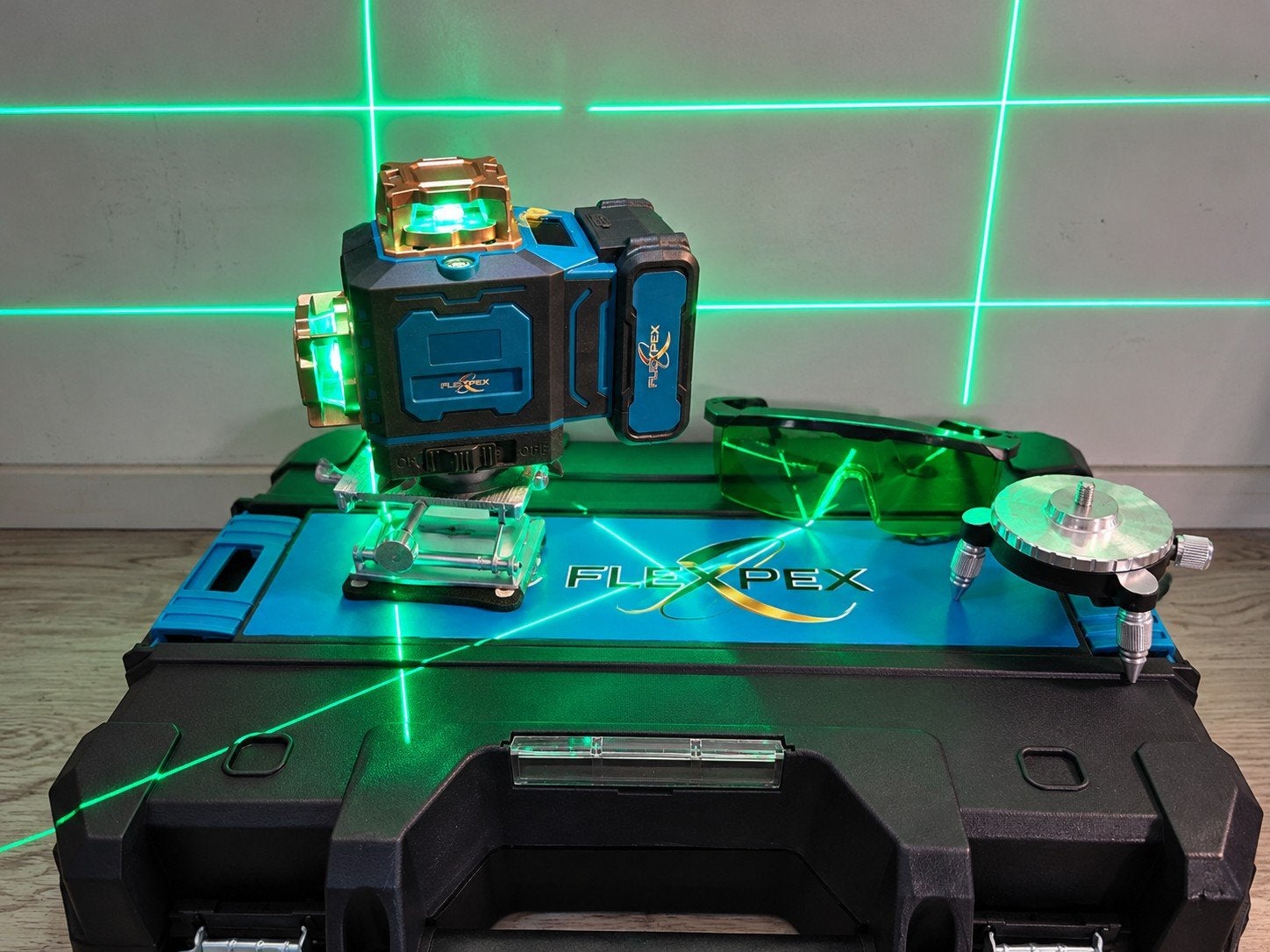 kruislijnlaser  laser level waterpas & t-stak & statief, Ophalen of Verzenden, Gebruikt