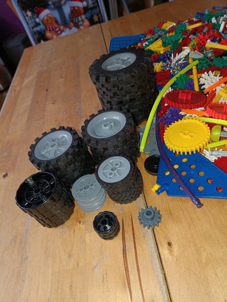 Mooie partij K'NEX – 4,2 kilo inclusief opbergbak met deksel, Ophalen of Verzenden, Gebruikt, K'nex