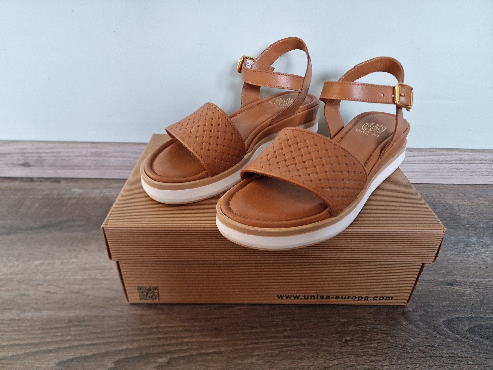 Nieuw bruine unisa sandalen maat 39, Ophalen, Beige, Sandalen of Muiltjes, Zo goed als nieuw