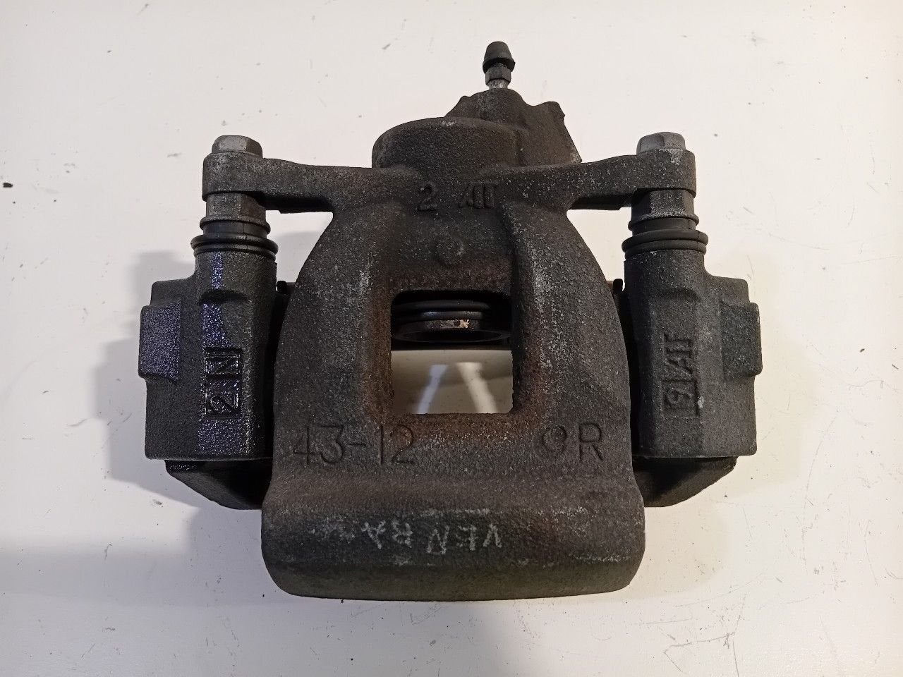 Remklauw rechts achter Toyota Prius, Onderdelen@venauto.nl, Van der Ven Autorecycling B.V., Gebruikt, Ettenseweg 76, 4706 PB Roosendaal, The Netherlands