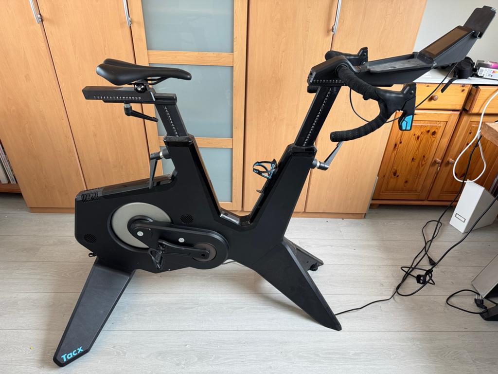 Tacx Neo Bike Smart T8000 - Zo goed als nieuw, Sport en Fitness, Ophalen, Zo goed als nieuw, Hometrainer