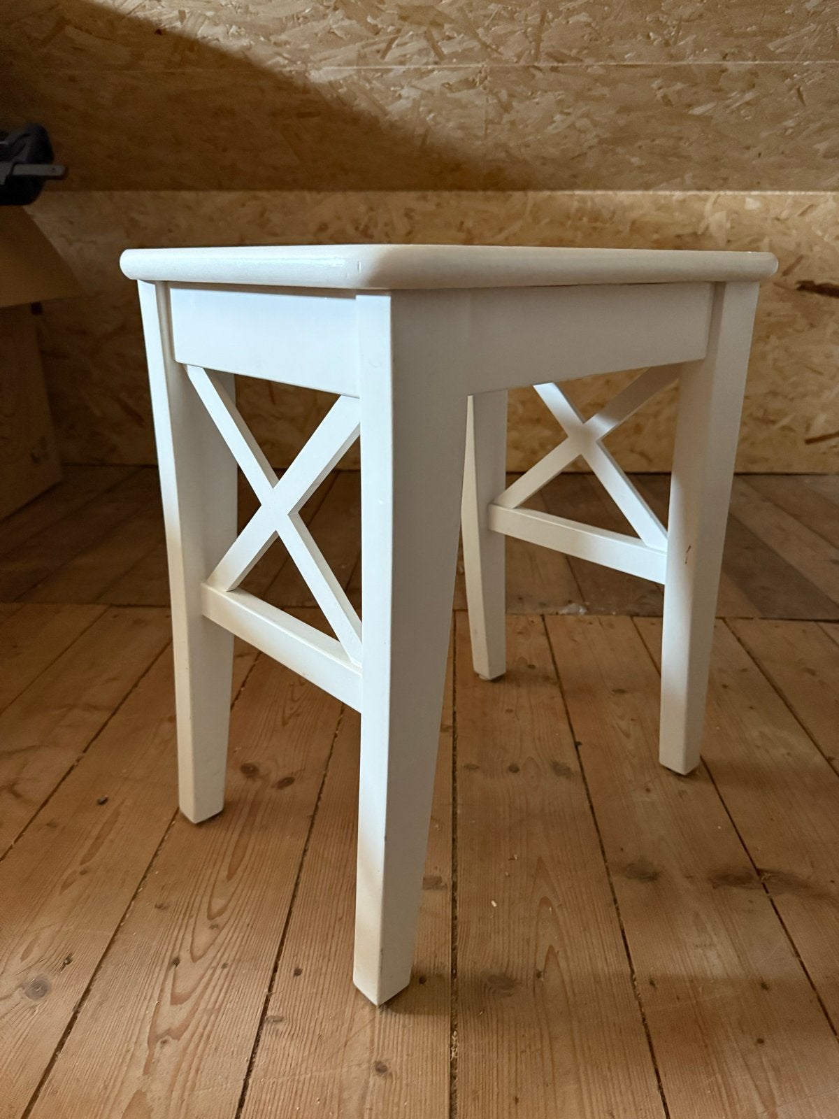 IKEA bijzettafel - Wit, met lichte gebruikerssporen, Minder dan 55 cm, Gebruikt, Rechthoekig, Hout