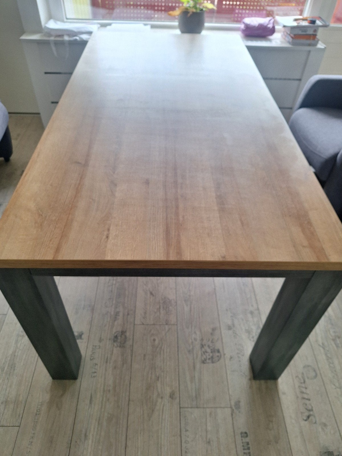 Moderne houten eettafel met antraciete poten, Ophalen, Zo goed als nieuw, Overige houtsoorten, Modern