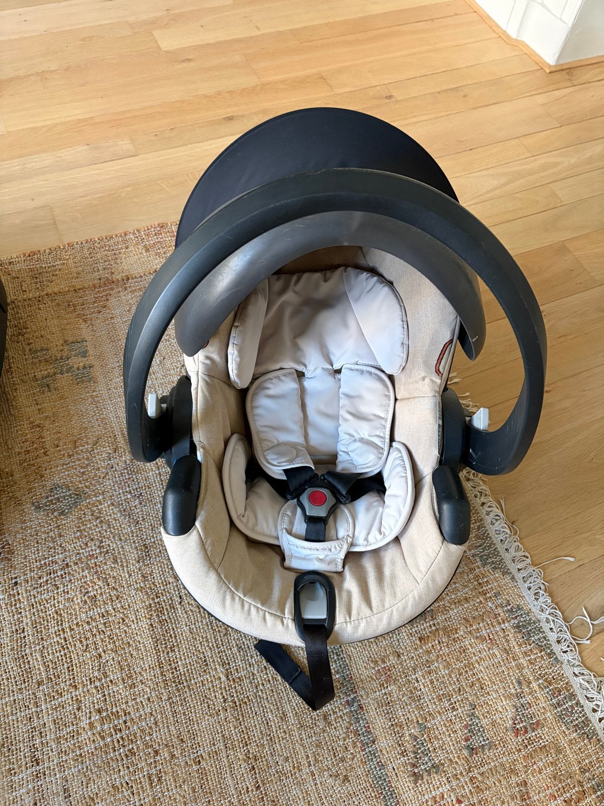 Maxi Cosi van Stokke met BeSafe Isofix base, Ophalen, Autogordel of Isofix, Gebruikt, Zijbescherming