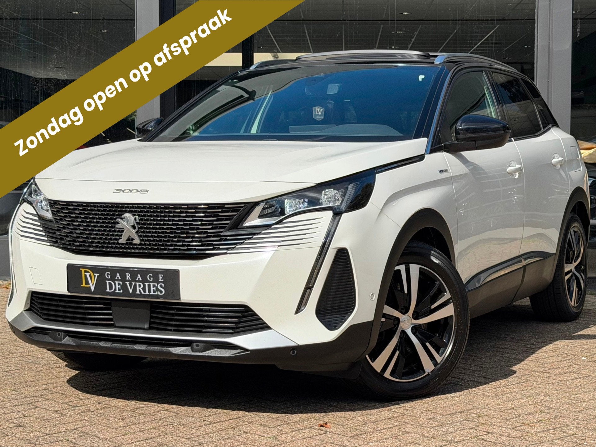 Peugeot 3008 1.6 HYbrid 225 GT Panoramadak ACC Lane Camera P, Auto's, Dealer onderhouden, Zwart, 4 cilinders, Leder en Stof