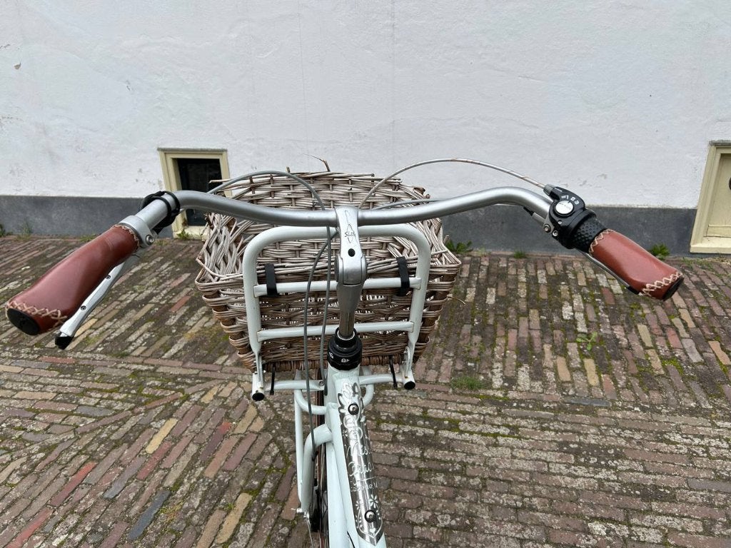 Foto 4 van Gazelle Miss Grace. 54 Frame, 3 Speed, Excellent Condition