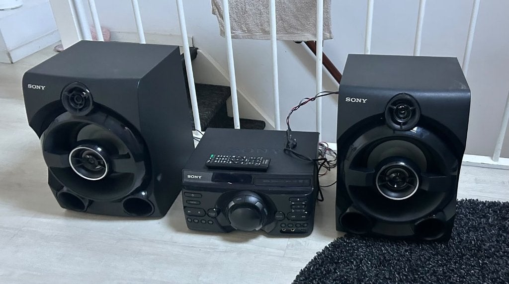 Sony MHC-M60D krachtige muziekinstallatie met Bluetooth, Ophalen, Zo goed als nieuw, Cd-speler, Sony