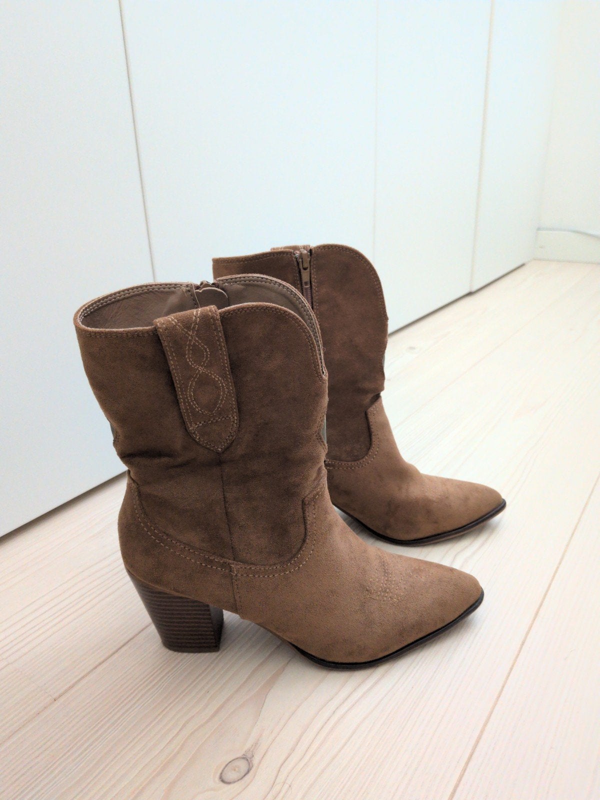 Costes Western Cowboy Laarsjes Suède Look Bruin mt39, Bruin, Lage of Enkellaarzen, Ophalen of Verzenden, Zo goed als nieuw