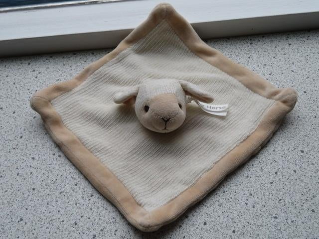 Knuffeldoek schaap of schaapje merk Happy Horse, Kinderen en Baby's, Speelgoed | Knuffels en Pluche, Ophalen of Verzenden, Zo goed als nieuw