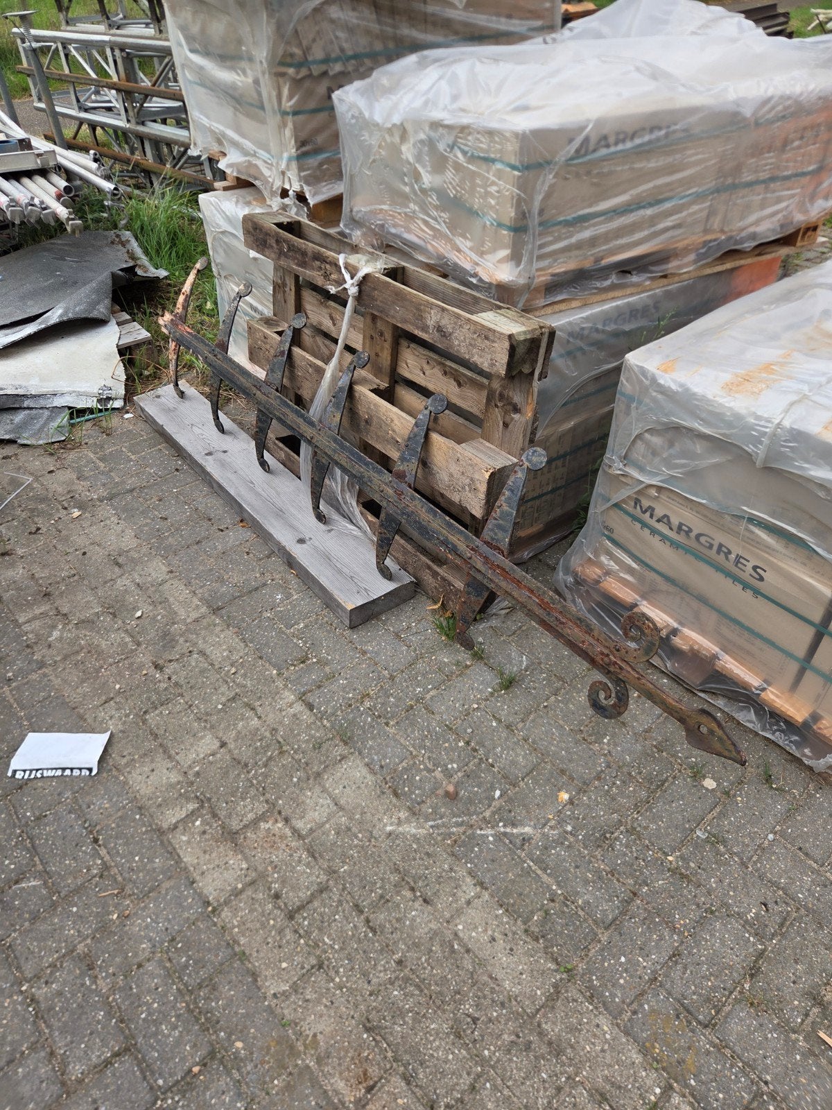 Oud smeedijzeren gevelornament – 2,5 meter – klooster – unie, Doe-het-zelf en Verbouw, Dakpannen en Dakbedekking, Ophalen, Gebruikt