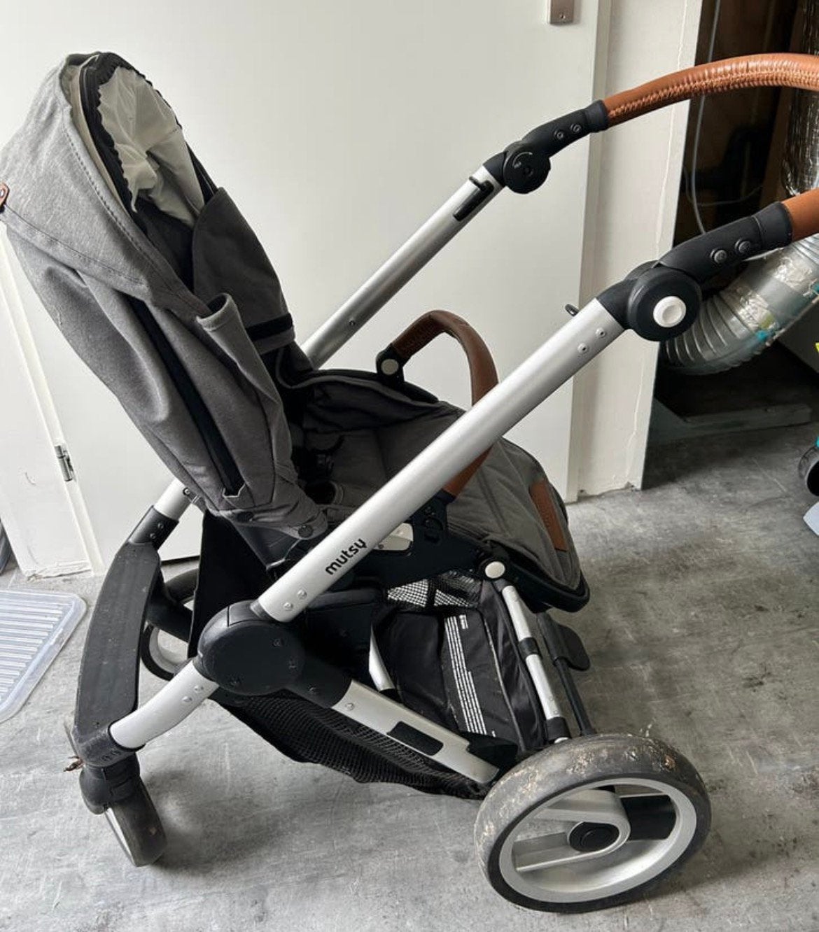 Kinderwagen, Kinderen en Baby's, Kinderwagens en Combinaties, Ophalen, Gebruikt, Mutsy, Verstelbare duwstang