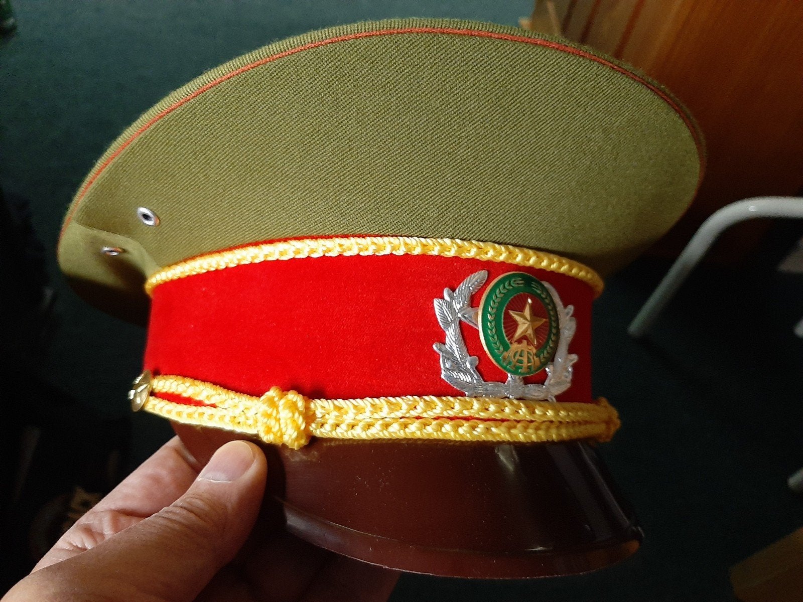 Vietnam  -  Officiers  Cap  - in nieuwstaat. / bod va. 25 eu, Verzamelen, Militaria | Algemeen, Ophalen of Verzenden, Landmacht