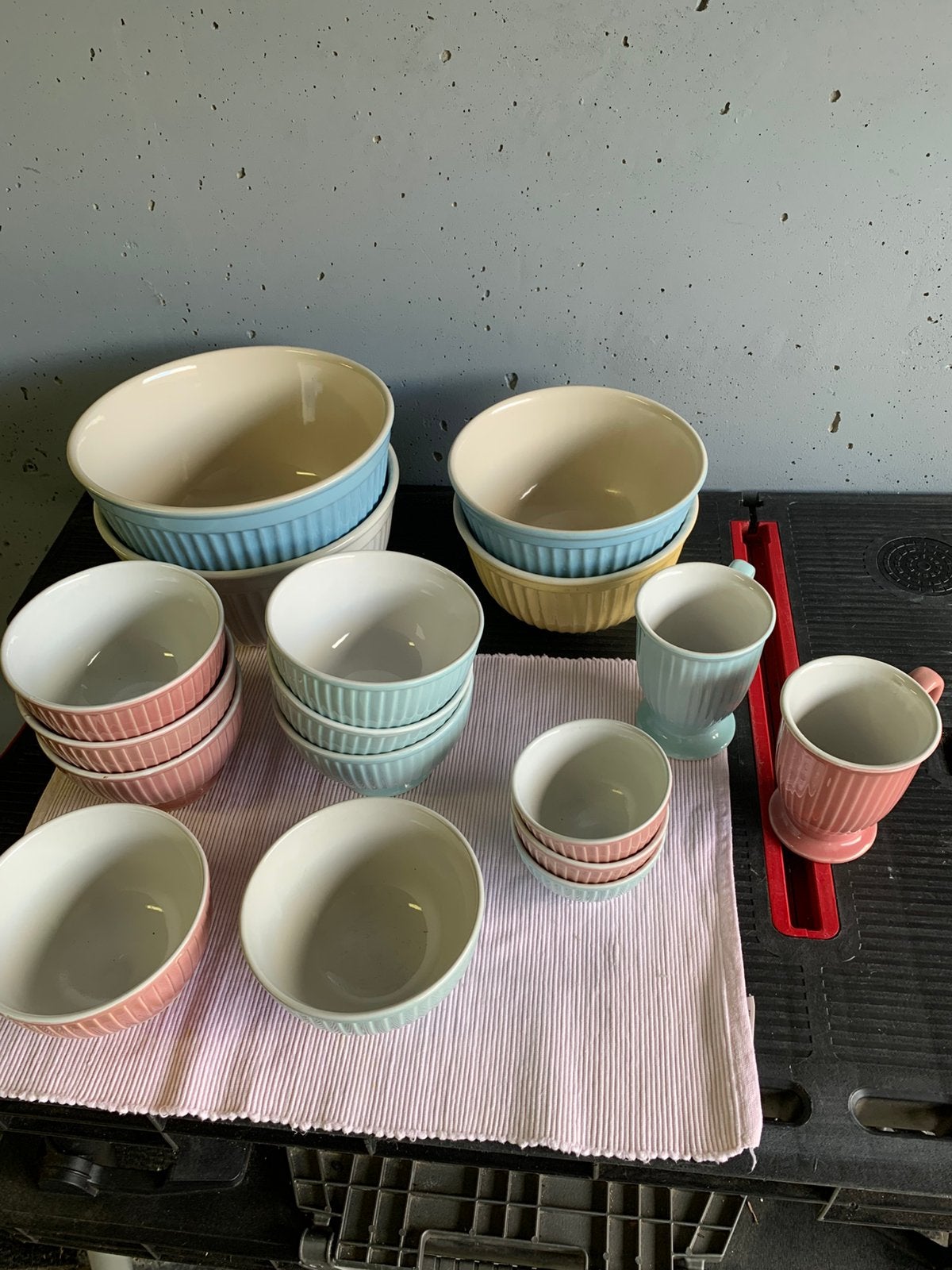 Schalen en kommen in pastel tinten, Ophalen, Overige stijlen, Glas, Schaal of Schalen