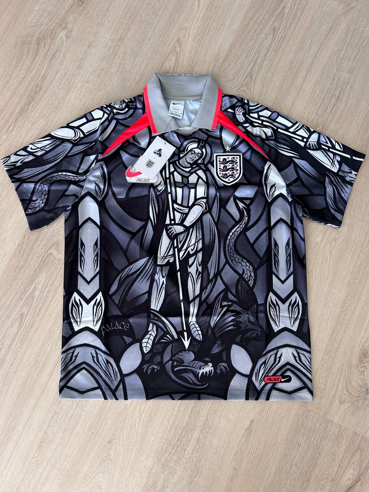 Nike Engeland x Palace maat M, Maat 48/50 (M), Nieuw, Ophalen of Verzenden, Voetbal