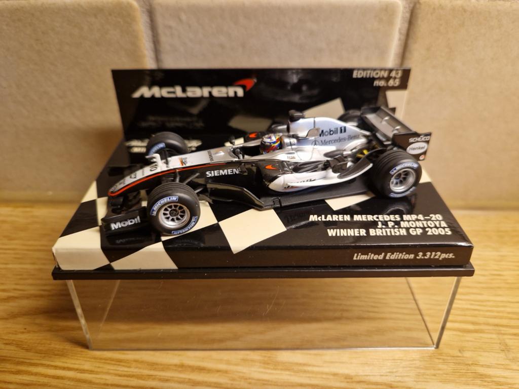 F1 mclaren mercedes mp4/20 Juan pablo Montoya 2005, Ophalen of Verzenden, Zo goed als nieuw, Auto, MiniChamps