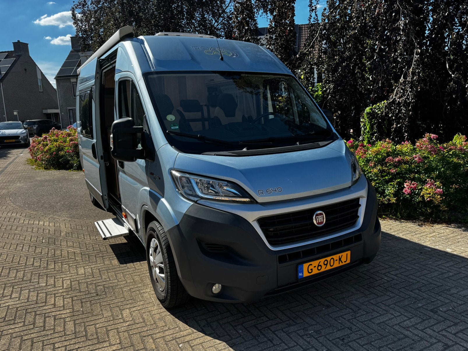 Pössl Roadcar 640 150 pk 2018 Lichtblauw 320W zonnepanelen, Caravans en Kamperen, Campers, Reservewiel, Buscamper of Camperbus