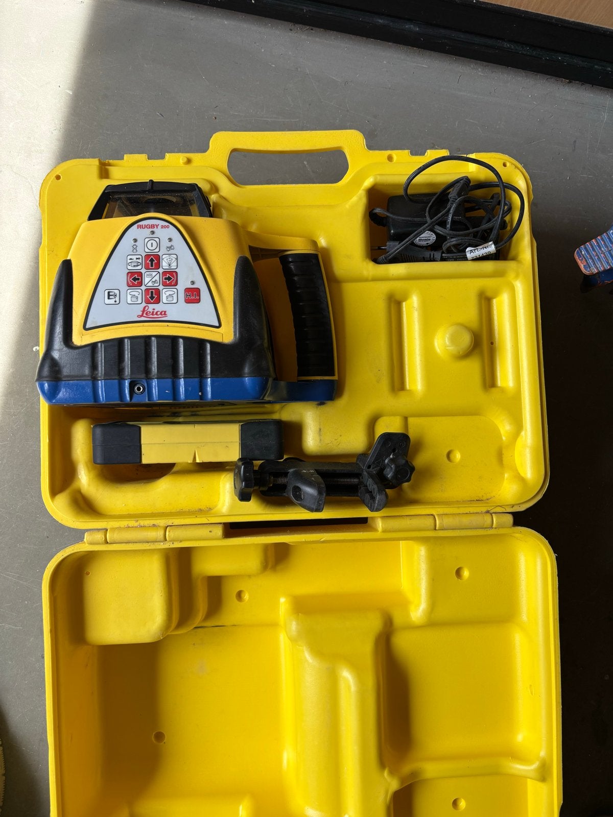 Leica Rugby 200 Laser met ontvanger, statief en baak, Ophalen, Gebruikt, Afstand