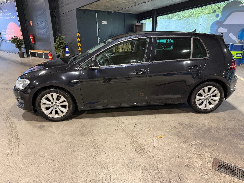 Volkswagen Golf 1.0 TSI 85KW 5D 2016 Zwart, Auto's, Voorwielaandrijving, Stof, 610 kg, Origineel Nederlands