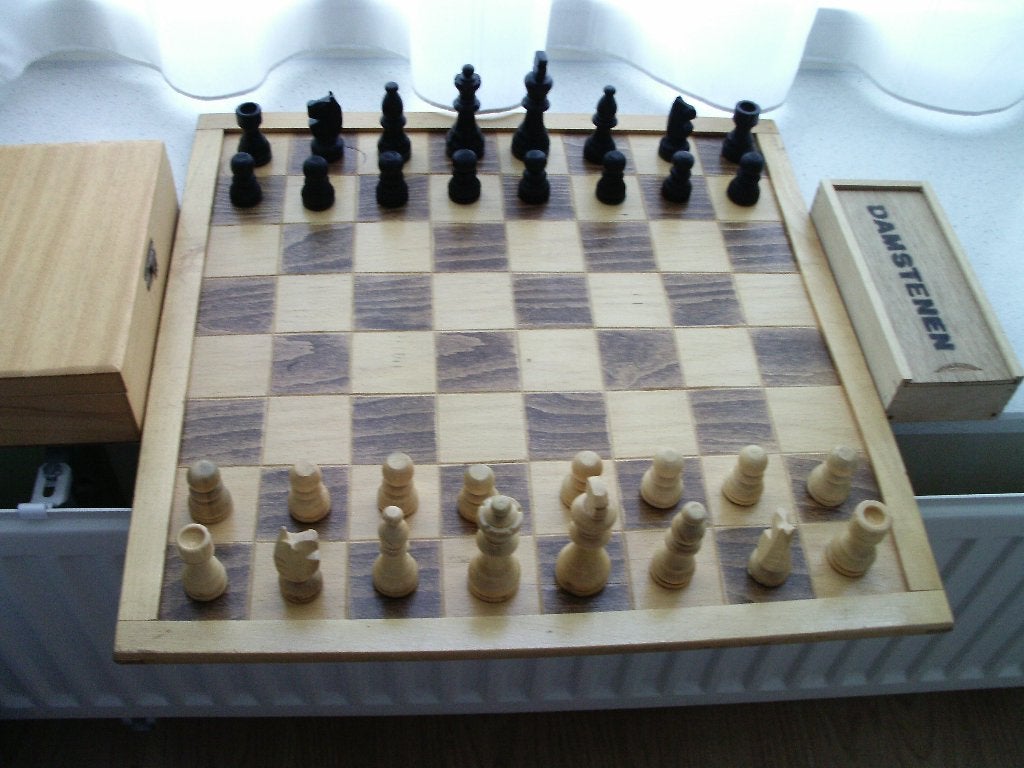 Schaakspel 42 cm x 42 cm incl. damstenen en schaakstukken, Een of twee spelers, Ophalen of Verzenden, Gebruikt