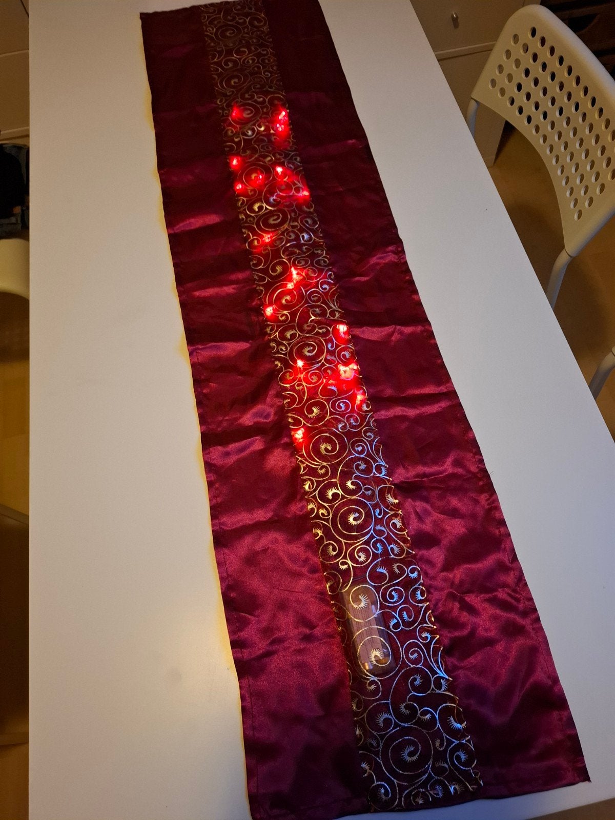 tafelloper voor kerst - met licht op batterij, Diversen, Ophalen of Verzenden, Zo goed als nieuw