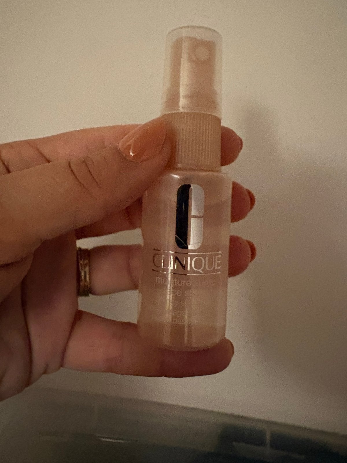 Clinique Moisture Surge Face Spray 30ml, Ophalen of Verzenden, Zo goed als nieuw, Gehele gezicht, Verzorging