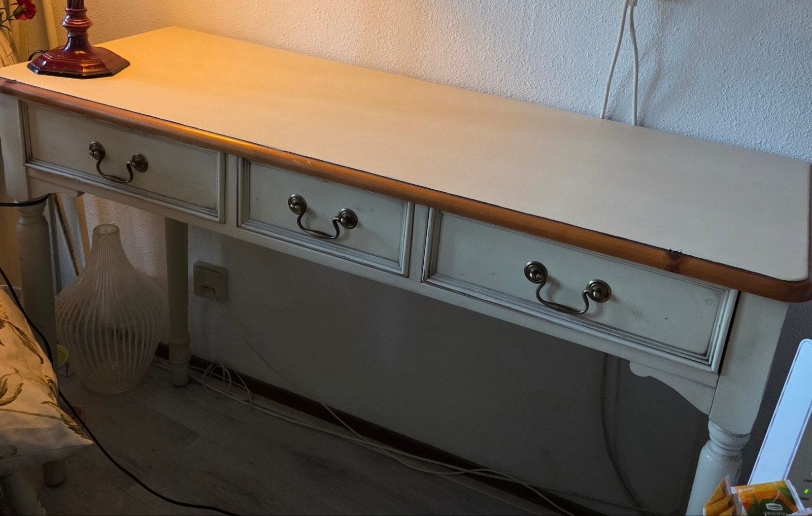 Sidetable Laura Ashley Clifton ouder model wel gaaf, Ophalen, 25 tot 50 cm, 50 tot 100 cm