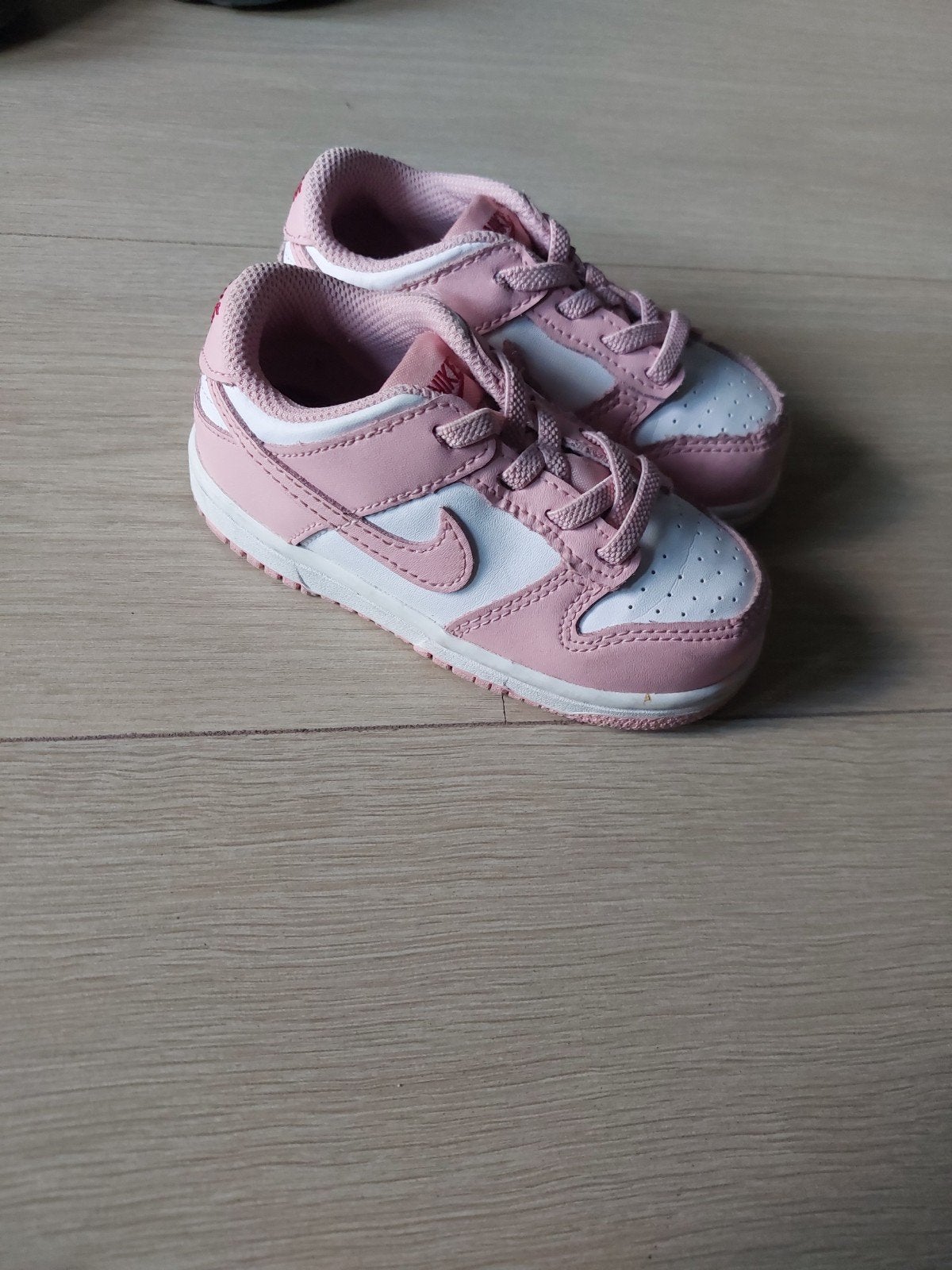 Nike Dunk Low Baby Roze - Maat 25, Gebruikt, Meisje, Sportschoenen, Ophalen of Verzenden