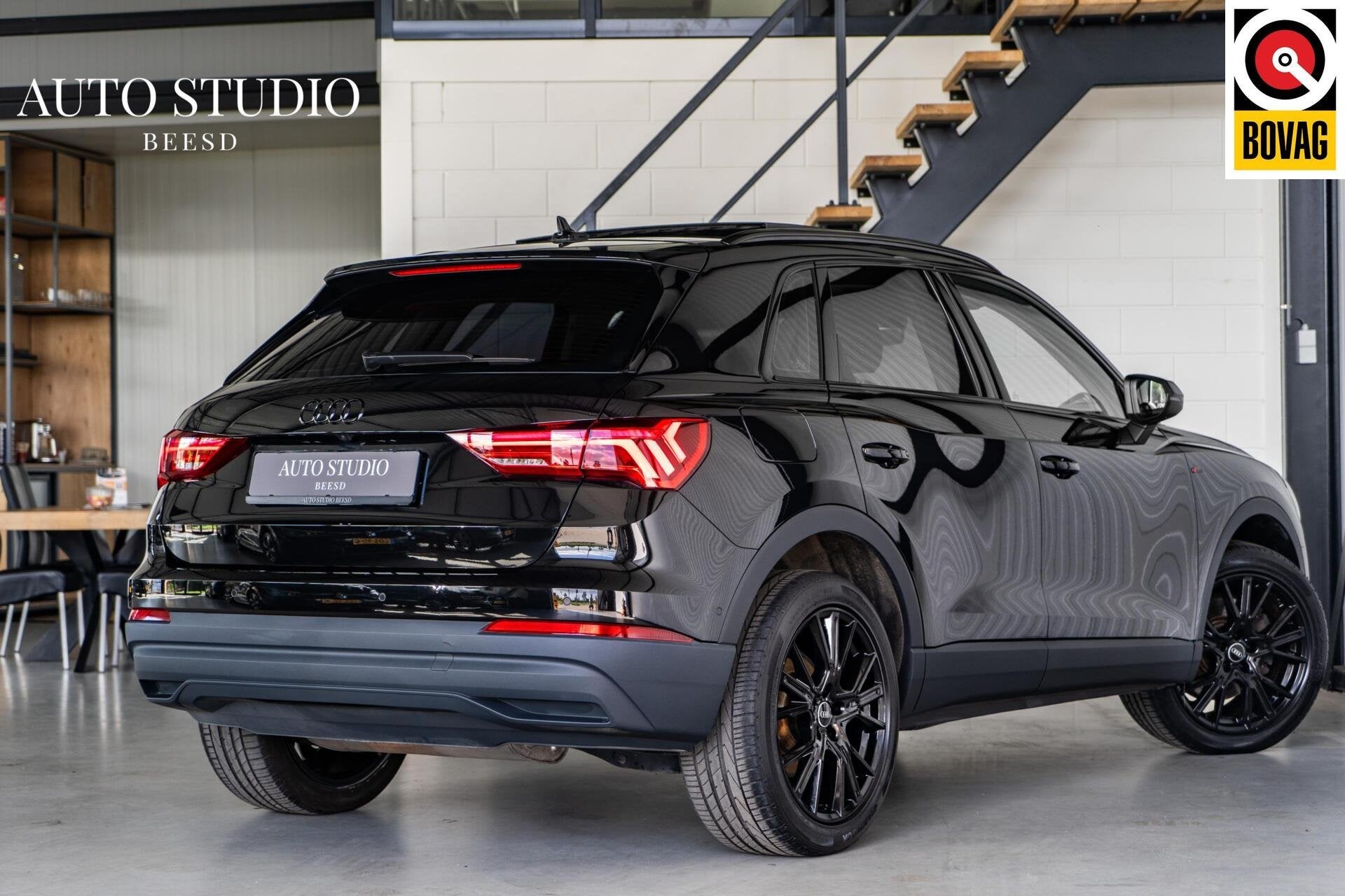 Audi Q3 45 TFSI e 245PK | Pano | Ambient+ | Cam | Matrix Led, Dealer onderhouden, Stof, Gebruikt, Zwart