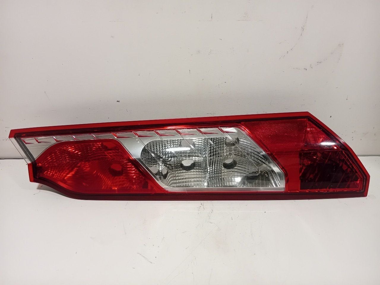 Achterlicht carrosserie rechts Ford Transit Connect, Onderdelen@venauto.nl, Van der Ven Autorecycling B.V., Gebruikt, Ettenseweg 76, 4706 PB Roosendaal, The Netherlands