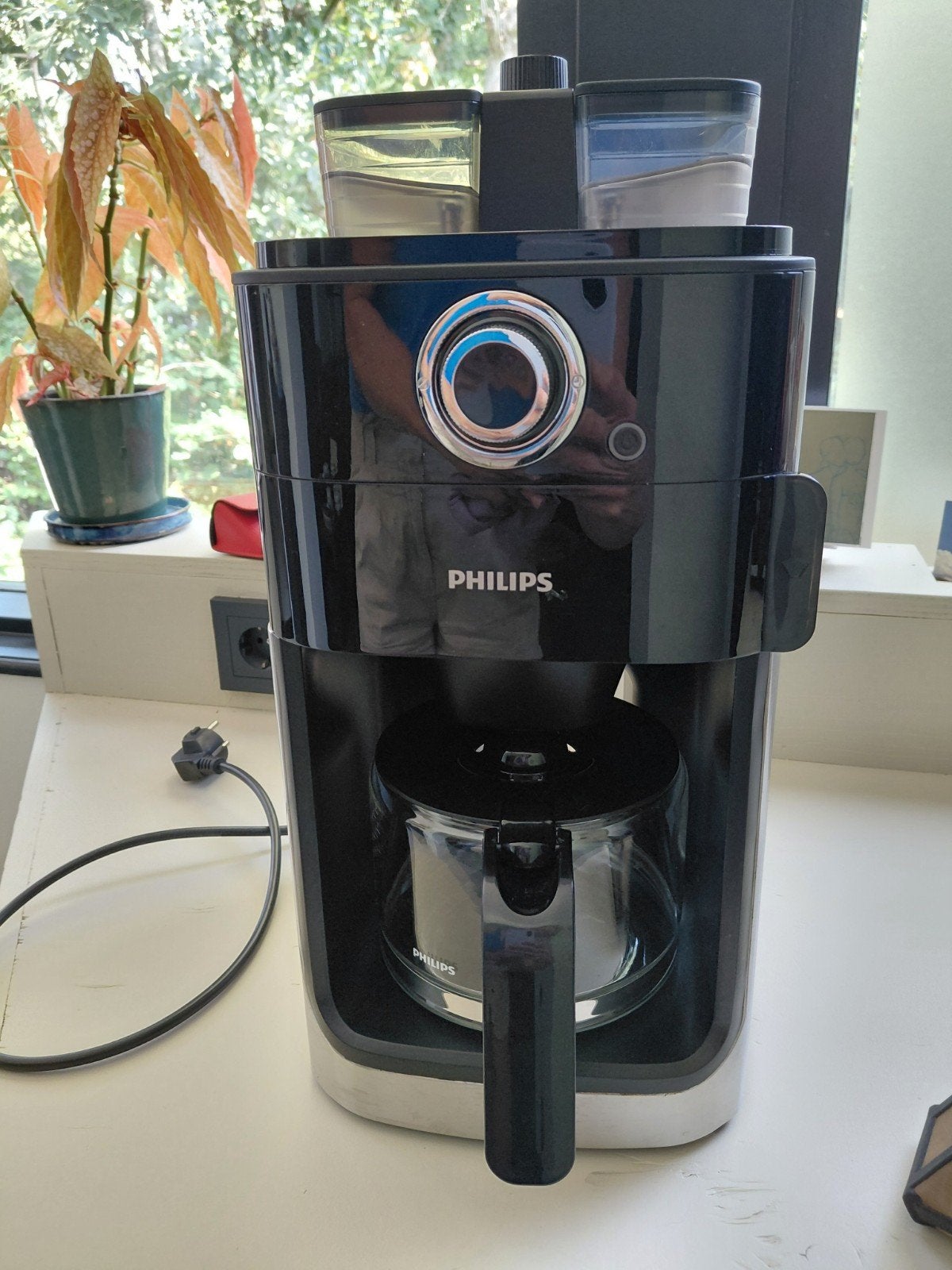 Philips HD7769 Grind & Brew koffiezetapparaat, z.g.a.n., Witgoed en Apparatuur, Koffiezetapparaten, 10 kopjes of meer, Koffiemachine