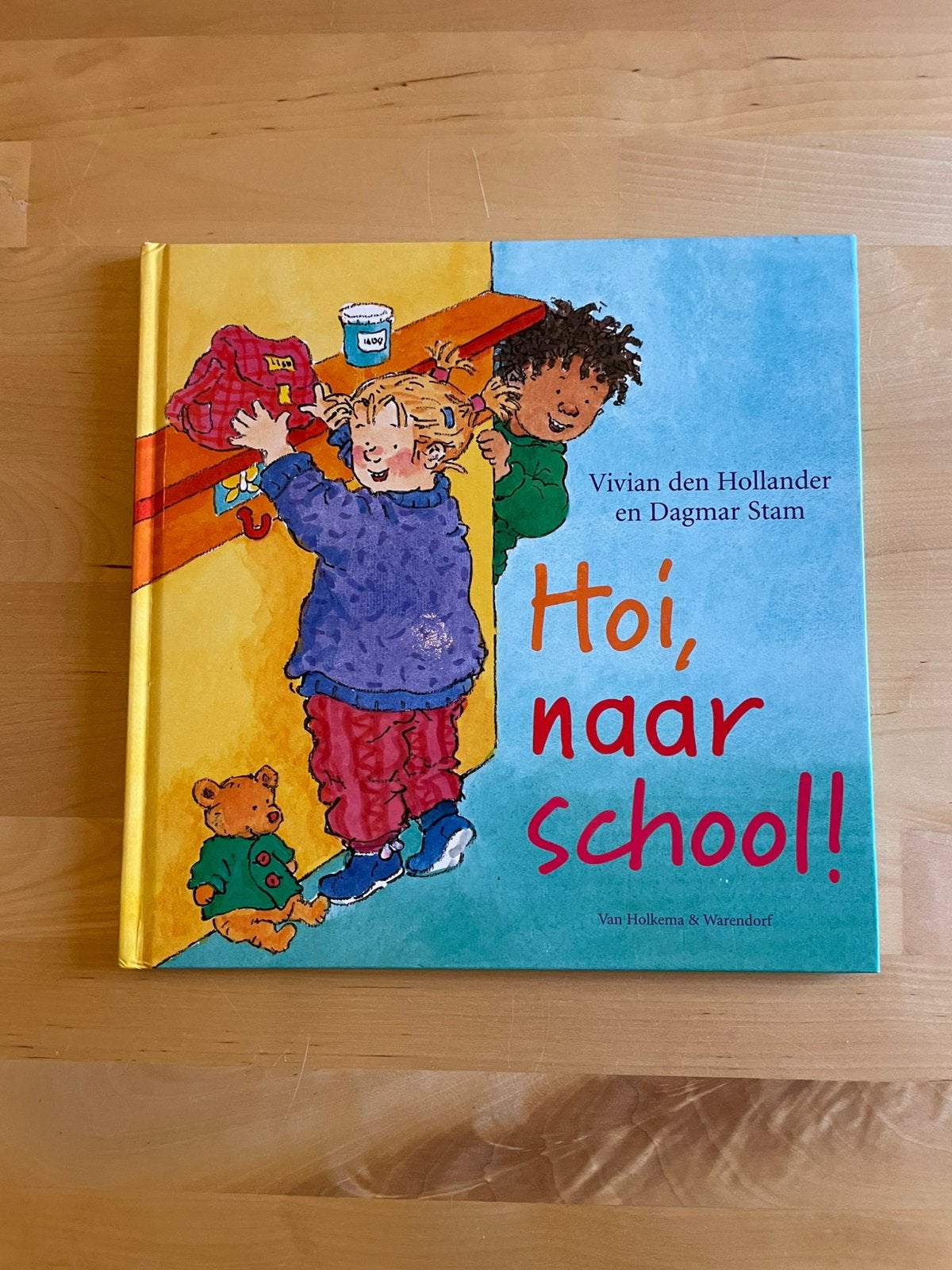 Hoi, naar school! - Vivian den Hollander & Dagmar Stam, Ophalen of Verzenden, Zo goed als nieuw, Fictie algemeen