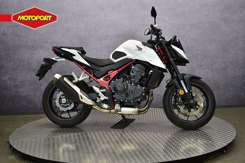 Honda CB 750 HORNET (bj 2025), Info@motoportwormerveer.nl, Honda Motor Europe, Crystal Bldng B-Unit B11.2 Rivium Blv200
2909 LK  Capelle aan den IJsel, NL