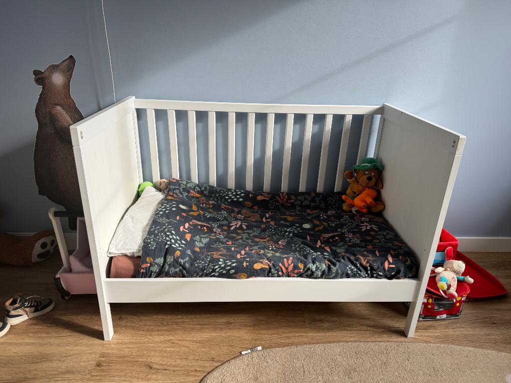 IKEA Sundvik ledikant met matras, Kinderen en Baby's, Babywiegjes en Ledikanten, Ophalen, Gebruikt, Ledikant