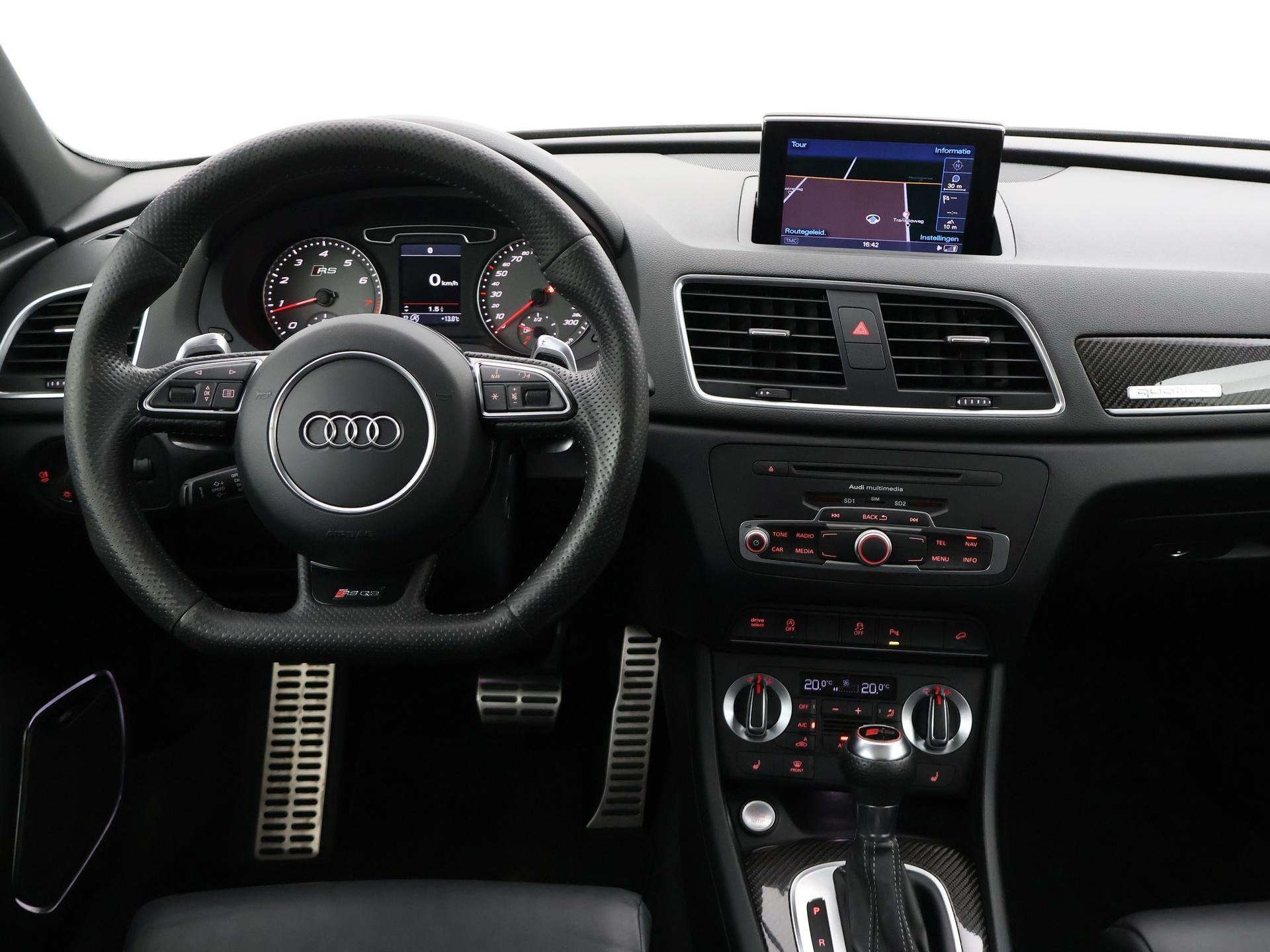 Audi Q3 2.5 TFSI RSQ3 310 PK QUATTRO + PANORAMA / 20 INCH LM, Auto's, Automaat, Euro 5, Gebruikt, Automatische klimaatregeling