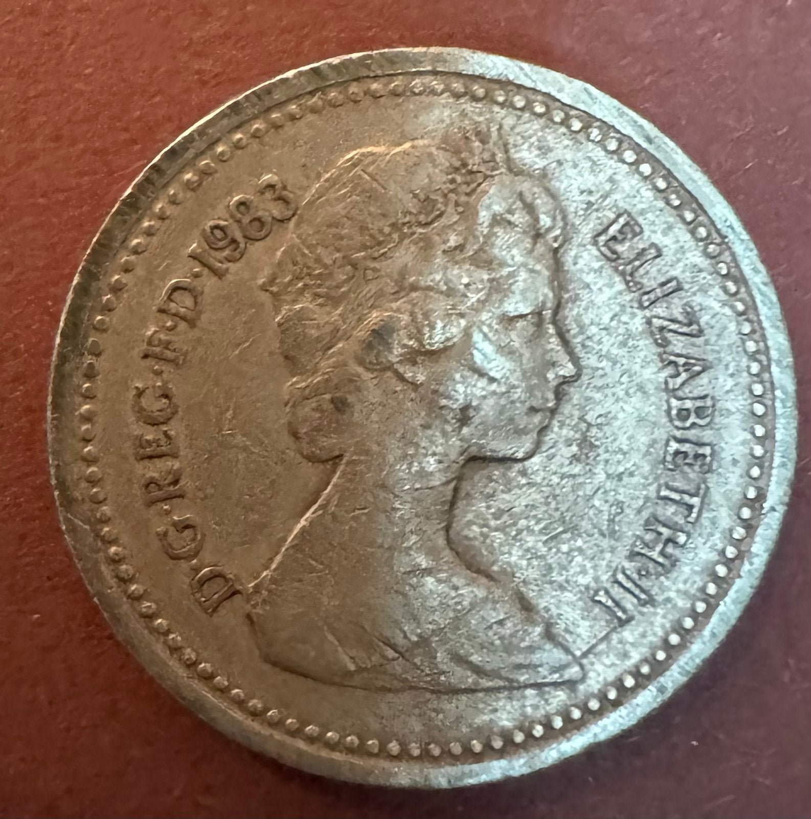 Zeldzame Britse munt van 1 pond uit 1983, Ophalen of Verzenden, Vóór koninkrijk