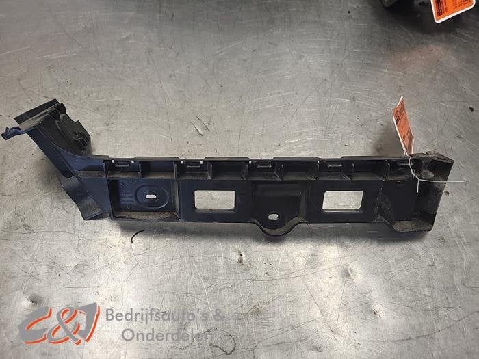 Bumpersteun rechts-achter van een Ford Transit Connect