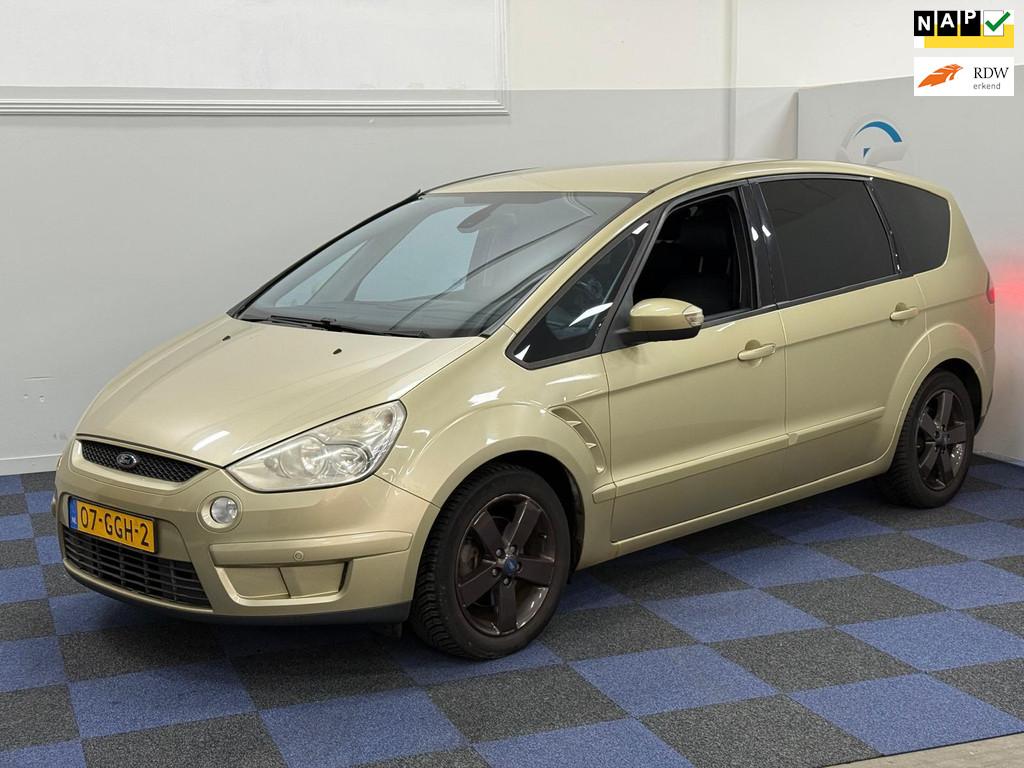 Ford S-Max 2.0-16V / NIEUWE APK / RIJDT SCHAKELT GOED, Voorwielaandrijving, 1505 kg, Leder en Stof, Bedrijf