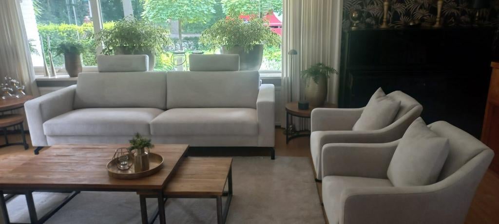 Comfortabele 3-zitsbank met verstelbare hoofdsteunen, Huis en Inrichting, Banken | Bankstellen, Ophalen, Driepersoons, 75 tot 100 cm