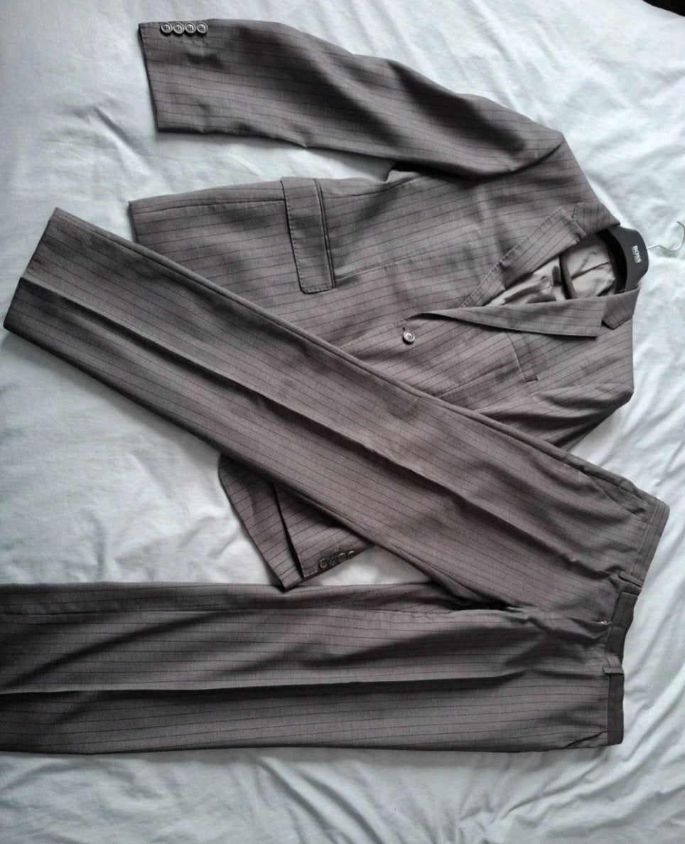 Hugo Boss Pak - Grijs gestreept - Maat 52 (L), Kleding | Heren, Kostuums en Colberts, Maat 52/54 (L), Ophalen of Verzenden, Zo goed als nieuw
