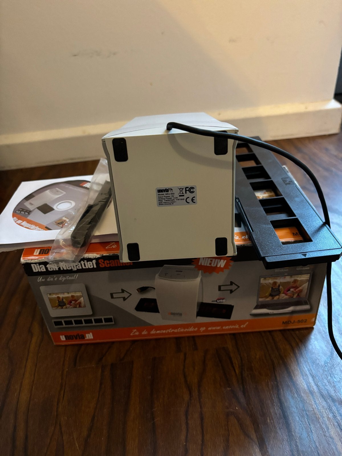 Unovia MDJ-502 Dia- en Negatiefscanner - Nieuw in doos, Ophalen of Verzenden, Nieuw, Diascanner, Overige