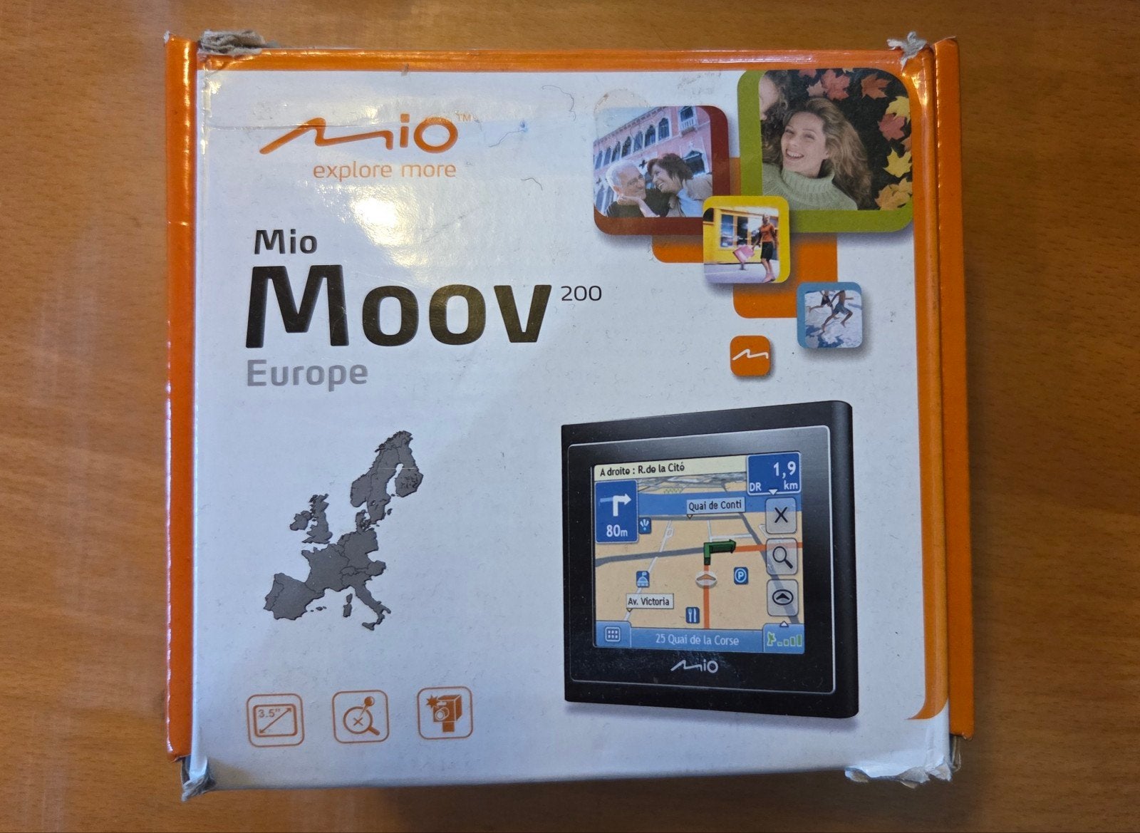 Mio Moov 200 GPS Navigatiesysteem Europa, Ophalen of Verzenden, Zo goed als nieuw