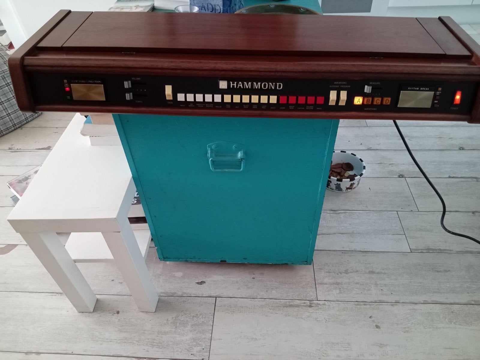 Hammond ritmebox Auto Vari 64 Mk2., Muziek en Instrumenten, Orgels, Ophalen of Verzenden, Zo goed als nieuw, 2 klavieren, Overige typen
