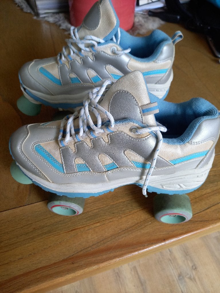 kunst rolschaatsen maat 39, Kinderen en Baby's, Speelgoed | Buiten | Rolschaatsen, Ophalen, Zo goed als nieuw